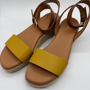 Clarks Women's Sandals with Yellow Strap